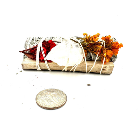 Smudge: Red Sinuata, Orange Sinuata, white sage, pink Quarz, stick lentisco 4"